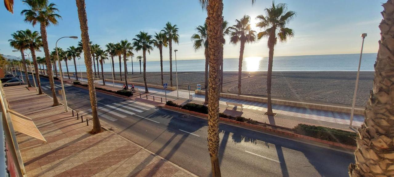 Premiere Ligne De Mer Roquetas de Mar Kültér fotó