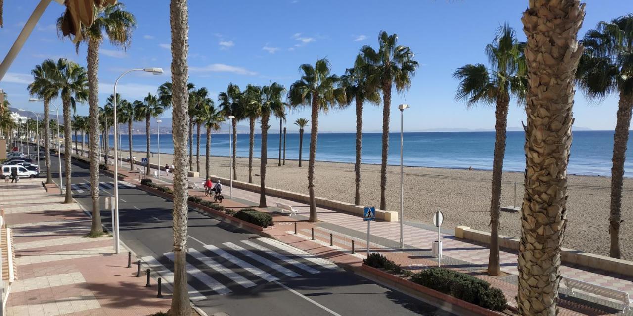 Premiere Ligne De Mer Roquetas de Mar Kültér fotó